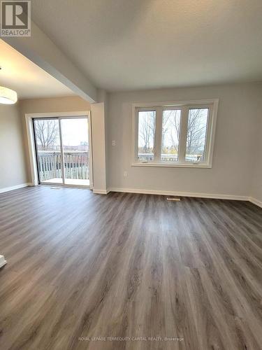 46 Arthur Avenue, Barrie, ON - Indoor Photo Showing Living Room