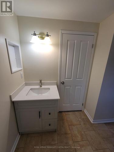 46 Arthur Avenue, Barrie, ON - Indoor Photo Showing Bathroom