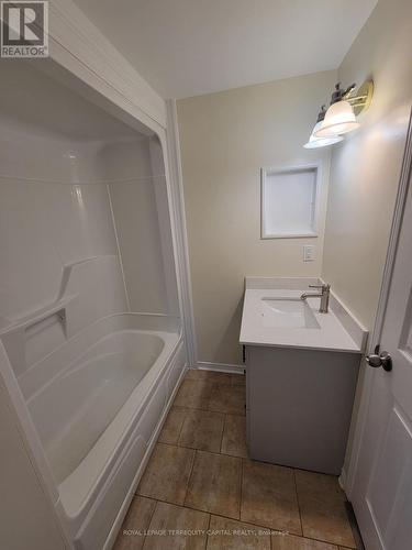 46 Arthur Avenue, Barrie, ON - Indoor Photo Showing Bathroom