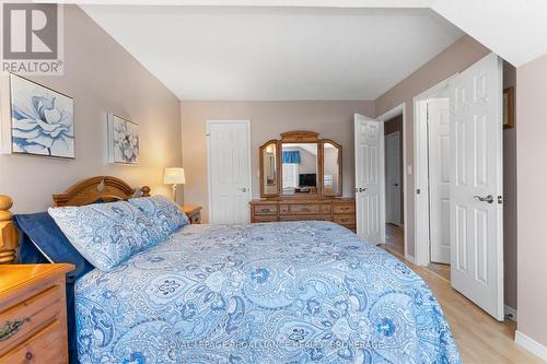 78 Rose Abbey Drive, Kingston (Kingston East (Incl Barret Crt)), ON - Indoor Photo Showing Bedroom