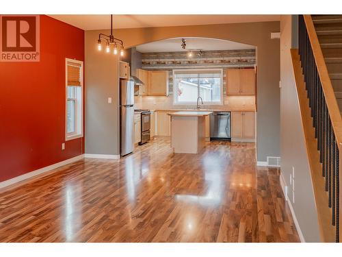 2208 Westside Park Avenue, Invermere, BC - Indoor Photo Showing Kitchen