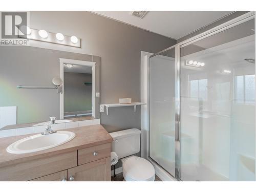 2208 Westside Park Avenue, Invermere, BC - Indoor Photo Showing Bathroom