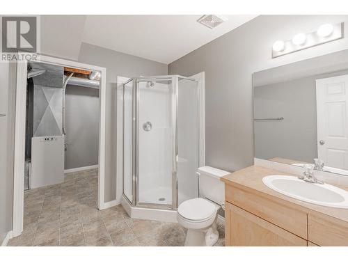 2208 Westside Park Avenue, Invermere, BC - Indoor Photo Showing Bathroom