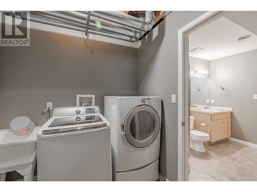 2208 Westside Park Avenue, Invermere, BC - Indoor Photo Showing Laundry Room