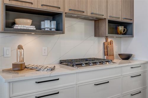 102-1100 Antler Drive, Penticton, BC - Indoor Photo Showing Kitchen