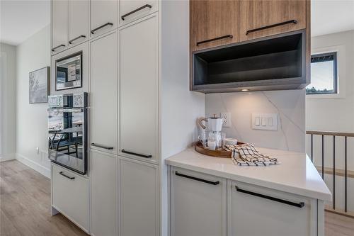 102-1100 Antler Drive, Penticton, BC - Indoor Photo Showing Kitchen