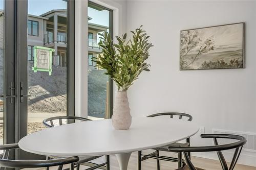 102-1100 Antler Drive, Penticton, BC - Indoor Photo Showing Dining Room