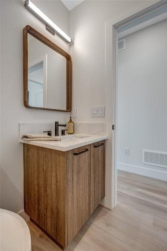 102-1100 Antler Drive, Penticton, BC - Indoor Photo Showing Bathroom