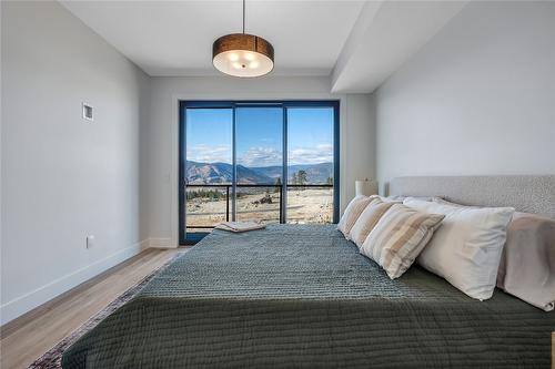 102-1100 Antler Drive, Penticton, BC - Indoor Photo Showing Bedroom