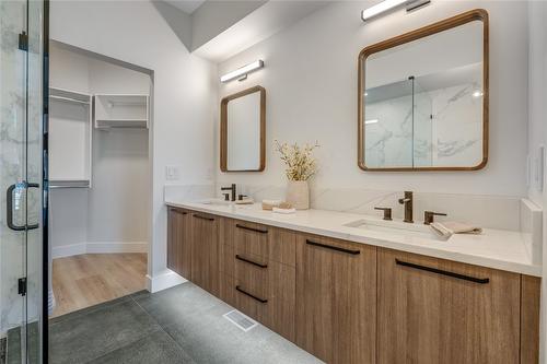 102-1100 Antler Drive, Penticton, BC - Indoor Photo Showing Bathroom