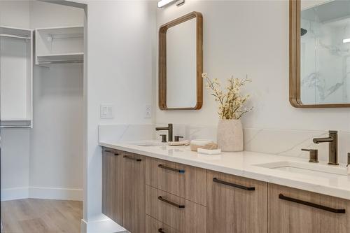 102-1100 Antler Drive, Penticton, BC - Indoor Photo Showing Bathroom