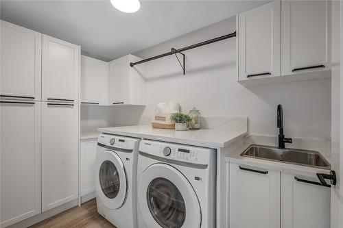 102-1100 Antler Drive, Penticton, BC - Indoor Photo Showing Laundry Room