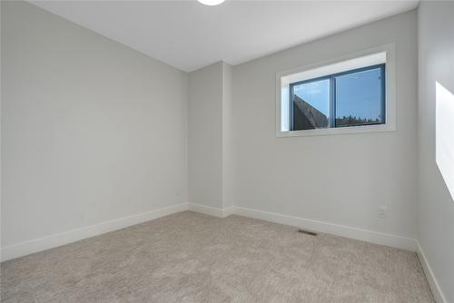 102-1100 Antler Drive, Penticton, BC - Indoor Photo Showing Other Room