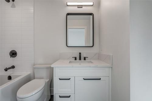 102-1100 Antler Drive, Penticton, BC - Indoor Photo Showing Bathroom