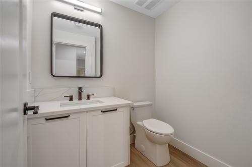 102-1100 Antler Drive, Penticton, BC - Indoor Photo Showing Bathroom