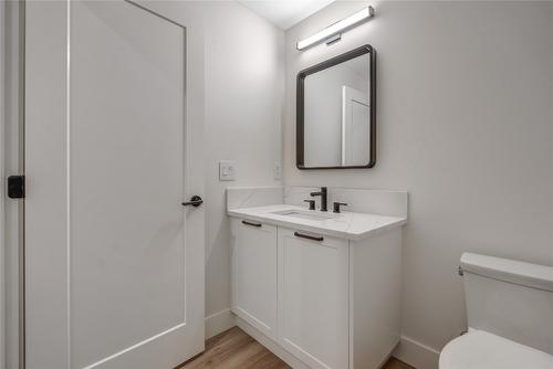 102-1100 Antler Drive, Penticton, BC - Indoor Photo Showing Bathroom