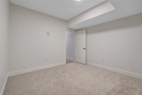 102-1100 Antler Drive, Penticton, BC - Indoor Photo Showing Other Room