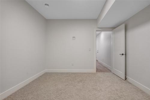 102-1100 Antler Drive, Penticton, BC - Indoor Photo Showing Other Room