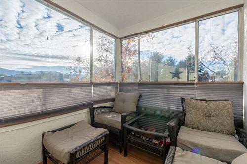 215-1329 Klo Road, Kelowna, BC - Indoor