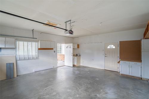 57 Kingfisher Drive, Penticton, BC - Indoor Photo Showing Garage