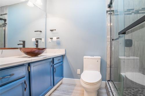 57 Kingfisher Drive, Penticton, BC - Indoor Photo Showing Bathroom