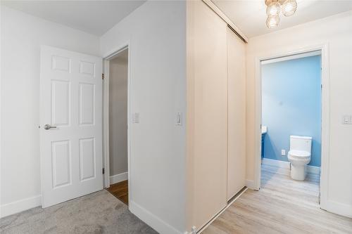 57 Kingfisher Drive, Penticton, BC - Indoor Photo Showing Other Room