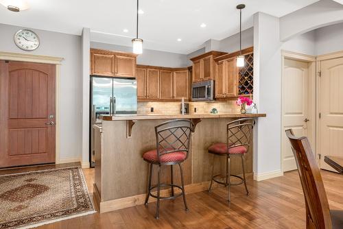 305-2780 Auburn Road, West Kelowna, BC - Indoor Photo Showing Kitchen