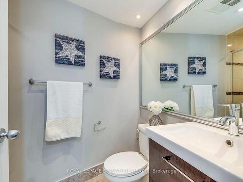 2207-77 Harbour Sq, Toronto, ON - Indoor Photo Showing Bathroom