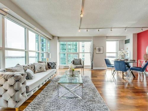 2207-77 Harbour Sq, Toronto, ON - Indoor Photo Showing Living Room