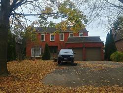 1768 Sherwood Forrest Circle  Mississauga, ON L5K 2H6