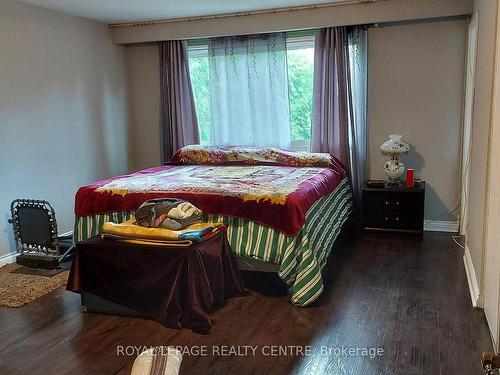 1768 Sherwood Forrest Circ, Mississauga, ON - Indoor Photo Showing Bedroom