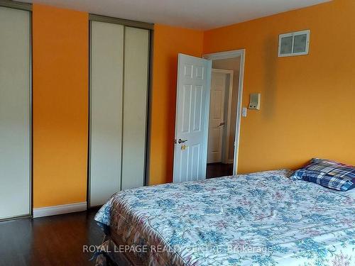 1768 Sherwood Forrest Circ, Mississauga, ON - Indoor Photo Showing Bedroom