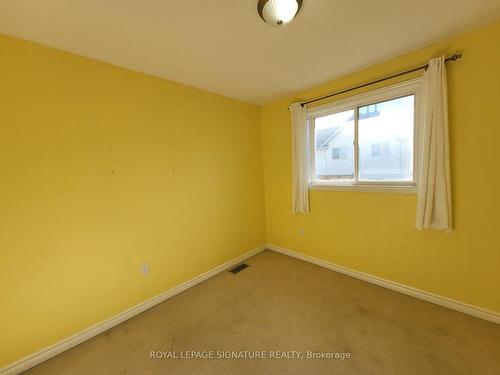 16-39 Pinewoods Dr, Hamilton, ON - Indoor Photo Showing Other Room