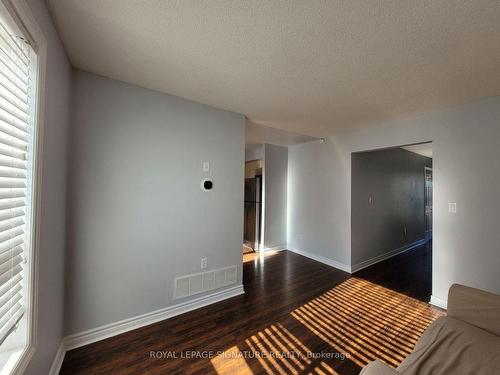 16-39 Pinewoods Dr, Hamilton, ON - Indoor Photo Showing Other Room