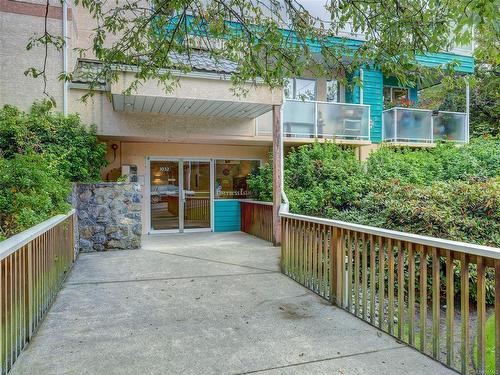 306-1032 Inverness Rd, Saanich, BC - Outdoor With Balcony