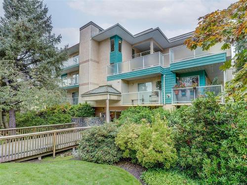 306-1032 Inverness Rd, Saanich, BC - Outdoor With Balcony