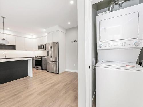 312-967 Whirlaway Cres, Langford, BC - Indoor Photo Showing Laundry Room