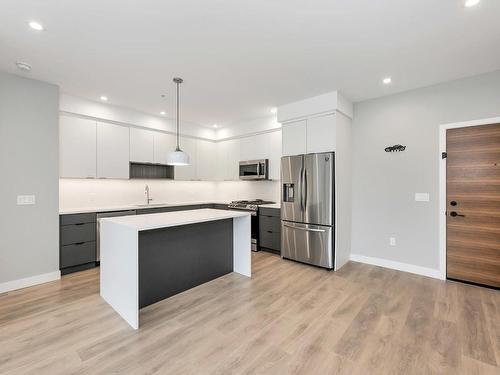 312-967 Whirlaway Cres, Langford, BC - Indoor Photo Showing Kitchen With Upgraded Kitchen