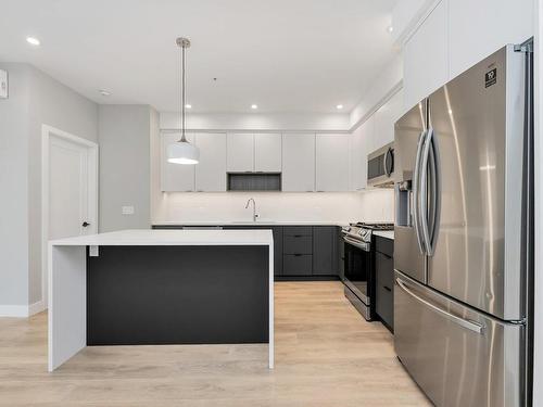 312-967 Whirlaway Cres, Langford, BC - Indoor Photo Showing Kitchen With Upgraded Kitchen