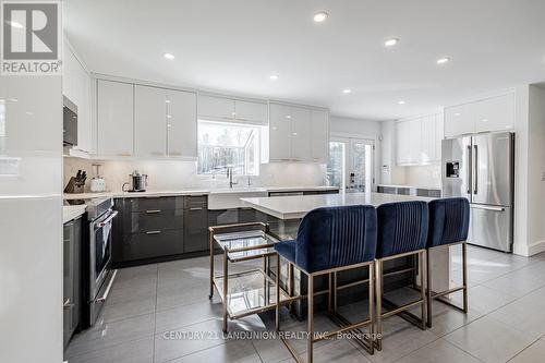 19661 Kennedy Road, East Gwillimbury, ON - Indoor Photo Showing Kitchen With Upgraded Kitchen