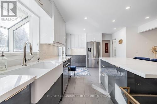 19661 Kennedy Road, East Gwillimbury, ON - Indoor Photo Showing Kitchen With Upgraded Kitchen