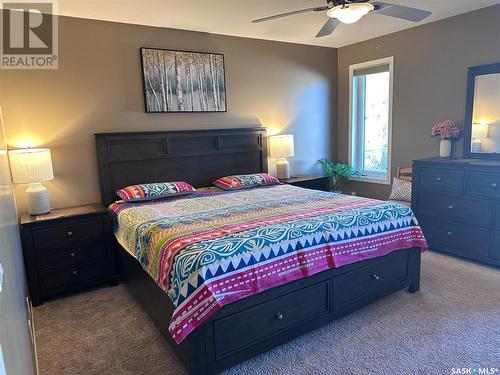 402 Buckwold Cove, Saskatoon, SK - Indoor Photo Showing Bedroom