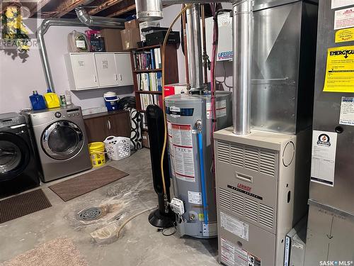 402 Buckwold Cove, Saskatoon, SK - Indoor Photo Showing Basement