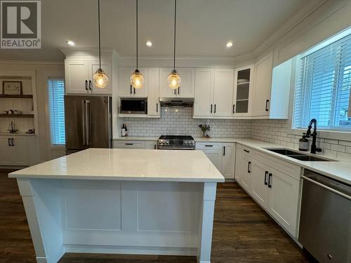 24288 101A Street, Maple Ridge, BC - Indoor Photo Showing Kitchen With Double Sink With Upgraded Kitchen