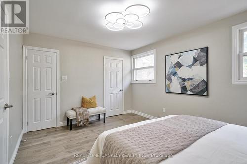 4039 Farrier Court, Mississauga, ON - Indoor Photo Showing Bedroom