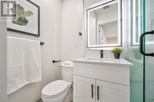 4039 Farrier Court, Mississauga, ON - Indoor Photo Showing Bathroom