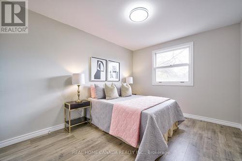 4039 Farrier Court, Mississauga, ON - Indoor Photo Showing Bedroom