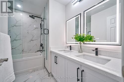 4039 Farrier Court, Mississauga, ON - Indoor Photo Showing Bathroom