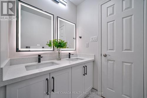 4039 Farrier Court, Mississauga, ON - Indoor Photo Showing Bathroom