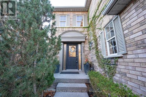 453 Pondview Place, Oakville, ON - Outdoor With Facade